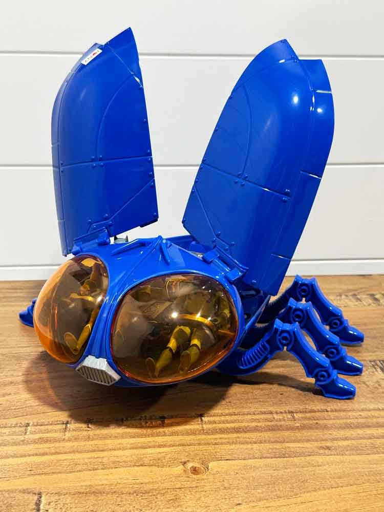 McFarlane-Super-Powers-Wave-7-Bug-Ship-10