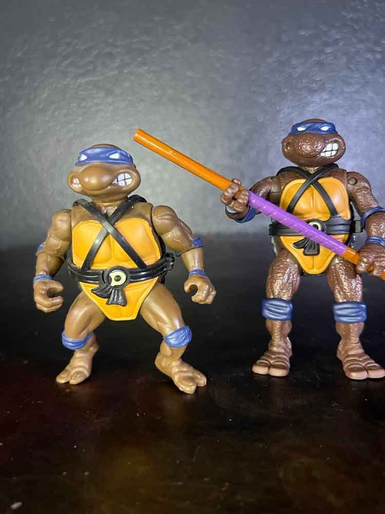 Classic-Remastered-1988-TMNT-Playmates-Don-In-Hand-comparison