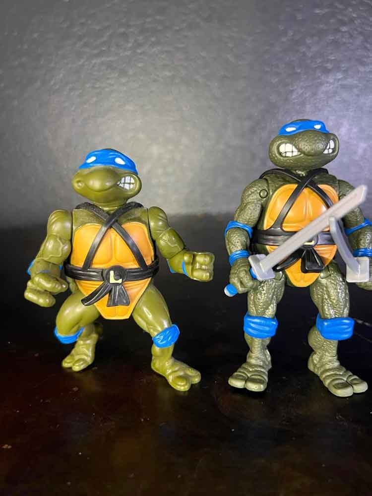 Classic-Remastered-1988-TMNT-Playmates-Leo-In-Hand-comparison