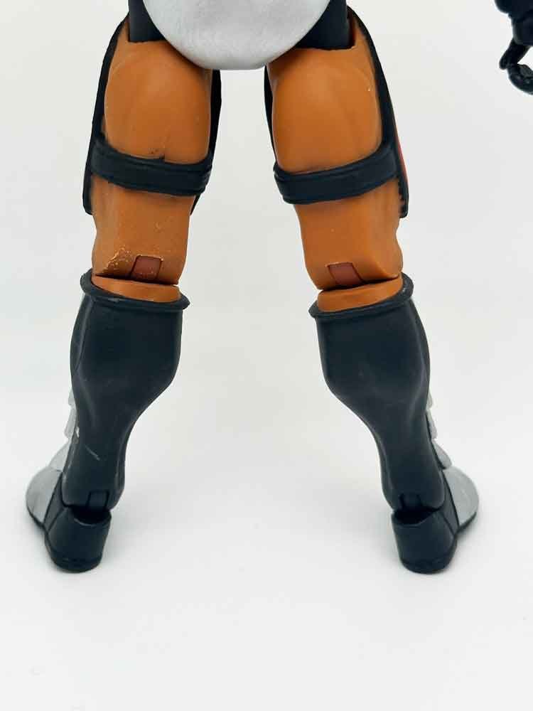 Grune-Toy-Variant-Super7-Ultimates-legs-rear