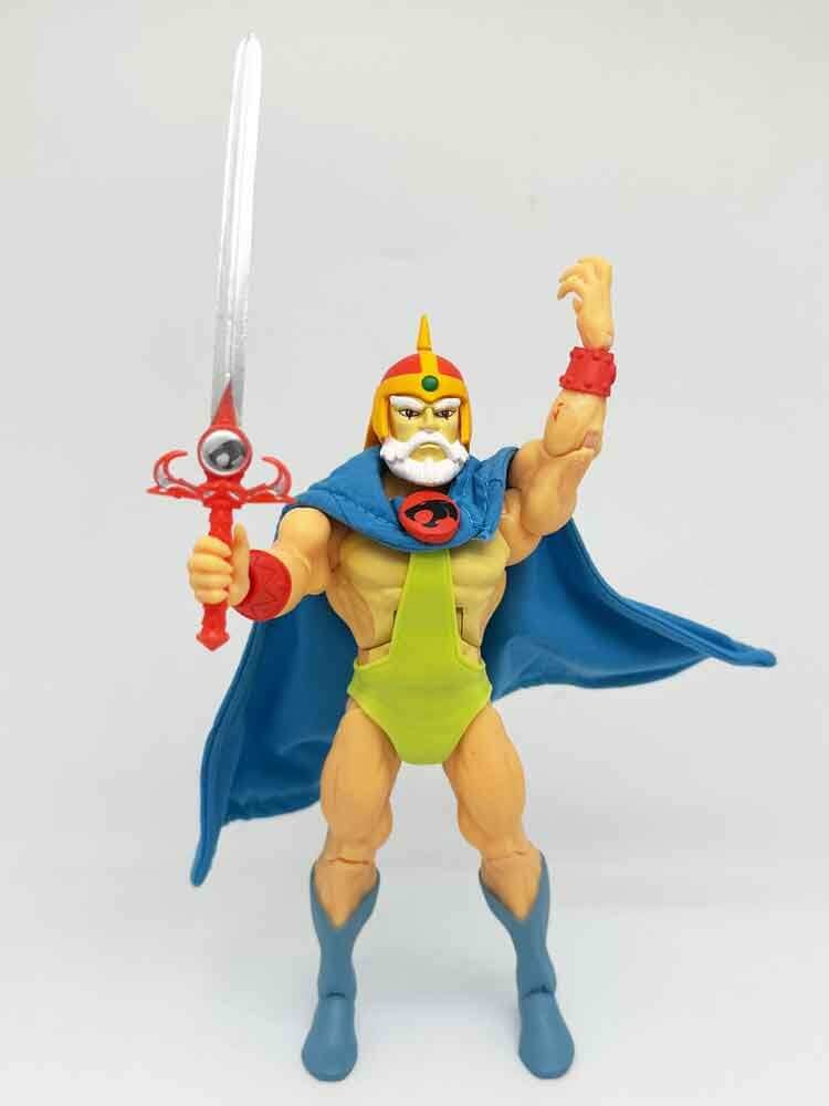 Jaga-Toy-Variant-Super7-ThunderCats-Ultimates-action-pose-6
