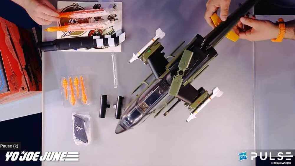 Unboxing-the-GI-Joe-Classified-Series-Assault-Copter-Dragonfly-(XH-1)-HasLab-15
