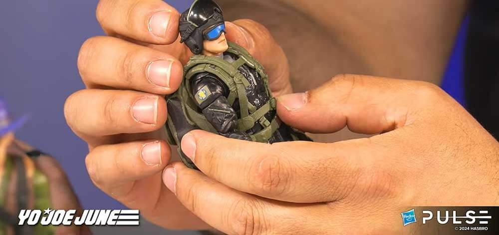 Unboxing-the-GI-Joe-Classified-Series-Assault-Copter-Dragonfly-(XH-1)-HasLab-39