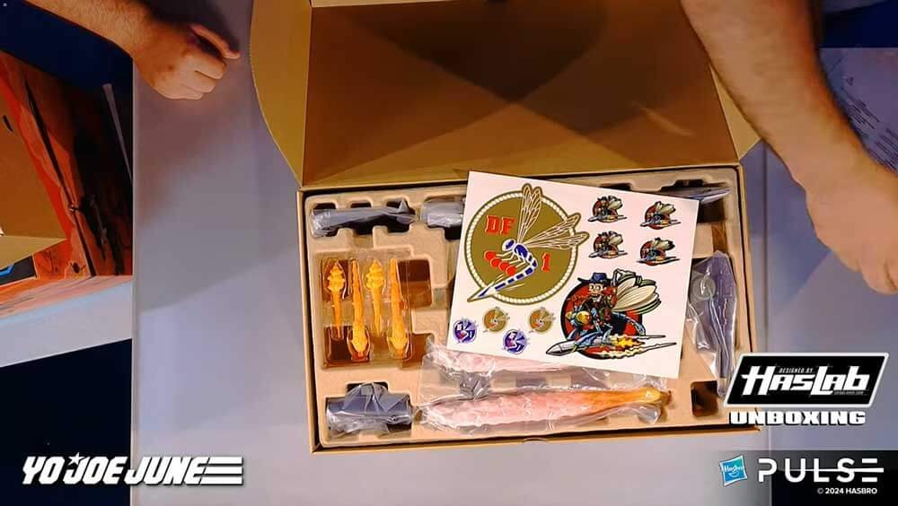 Unboxing-the-GI-Joe-Classified-Series-Assault-Copter-Dragonfly-(XH-1)-HasLab-5