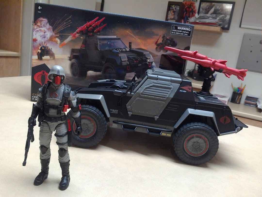 Cobra-Stinger-Classified-Series-In-Hand-3