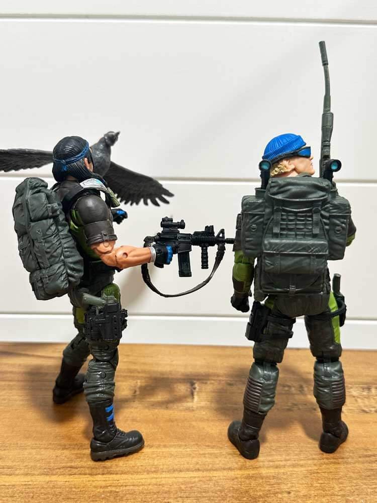 GI-Joe-Classified-Series-Mad-Marauders-Low-Light,-Spirit-Iron-Knife-&-Niyol-IH-action-pose-3