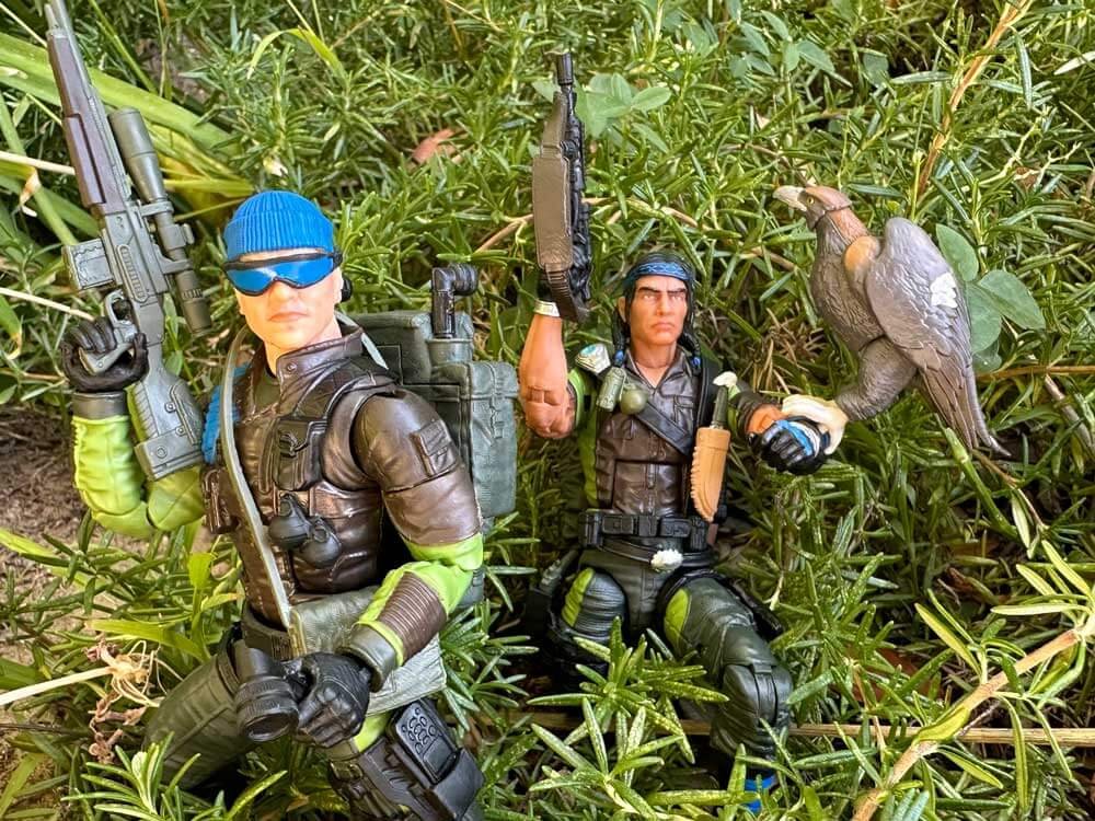 GI-Joe-Classified-Series-Mad-Marauders-Low-Light,-Spirit-Iron-Knife-&-Niyol-IH-action-pose-5