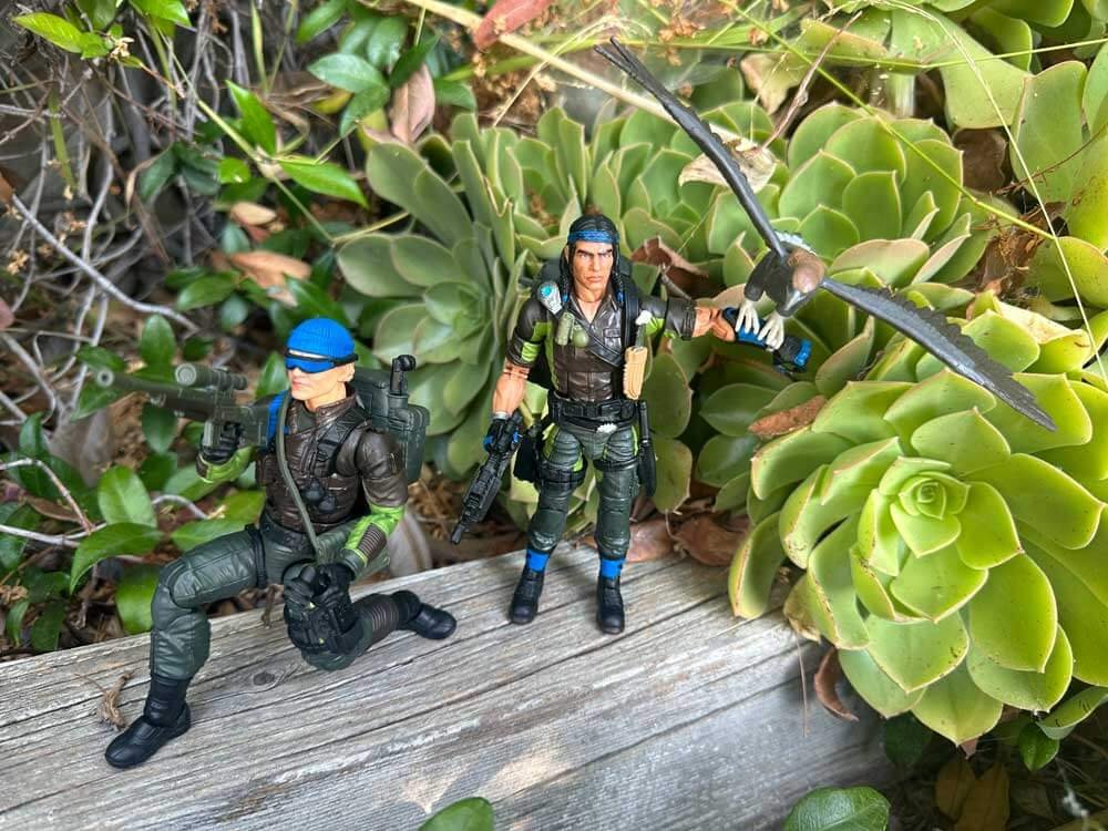 GI-Joe-Classified-Series-Mad-Marauders-Low-Light,-Spirit-Iron-Knife-&-Niyol-IH-action-pose-9