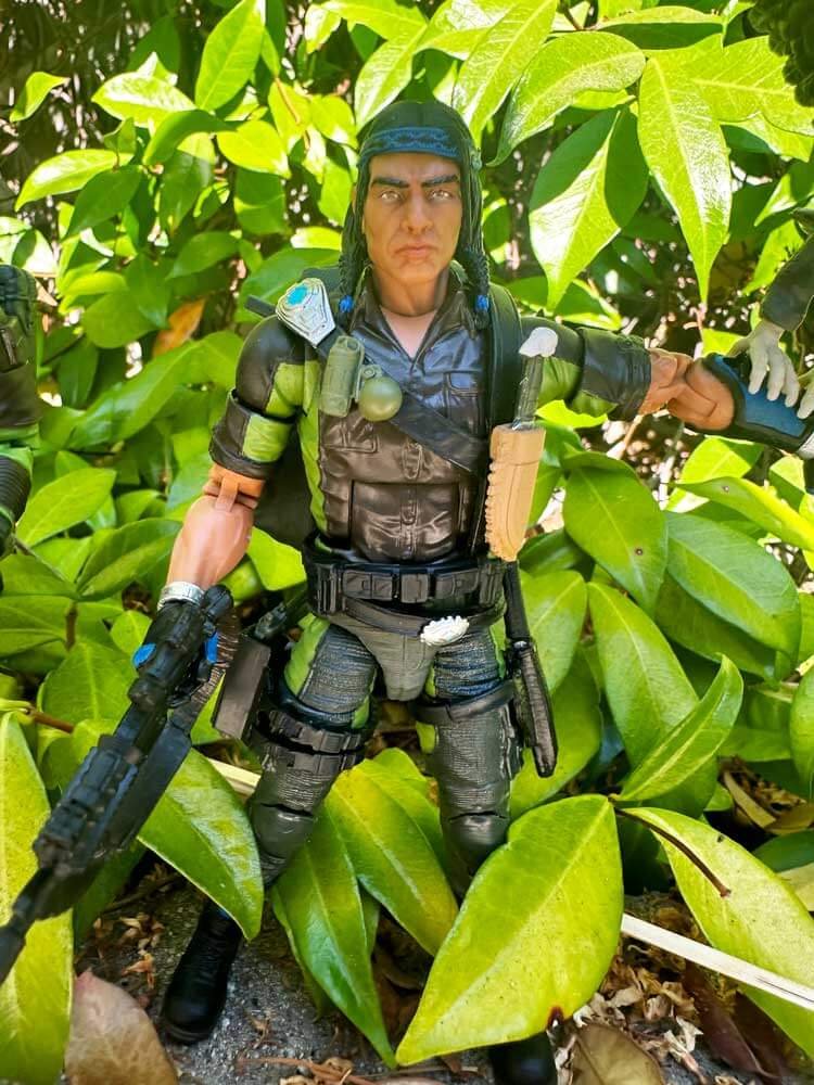 GI-Joe-Classified-Series-Mad-Marauders-Spirit-Iron-Knife-&-Niyol-IH-action-pose-2