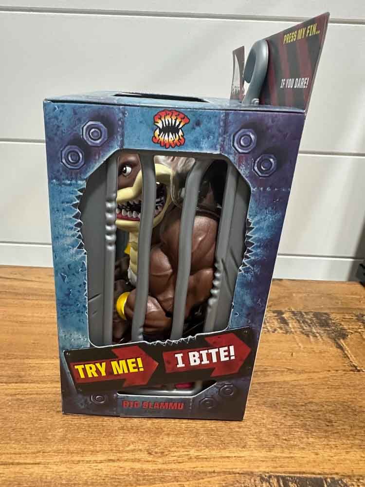 Street-Sharks-Wave-2-In-Hand-Images-Big-Slammu-Package-left