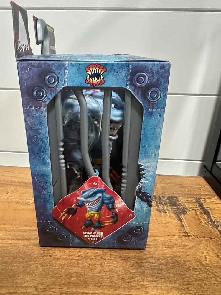 Street-Sharks-Wave-2-In-Hand-Images-Streex-Package-right