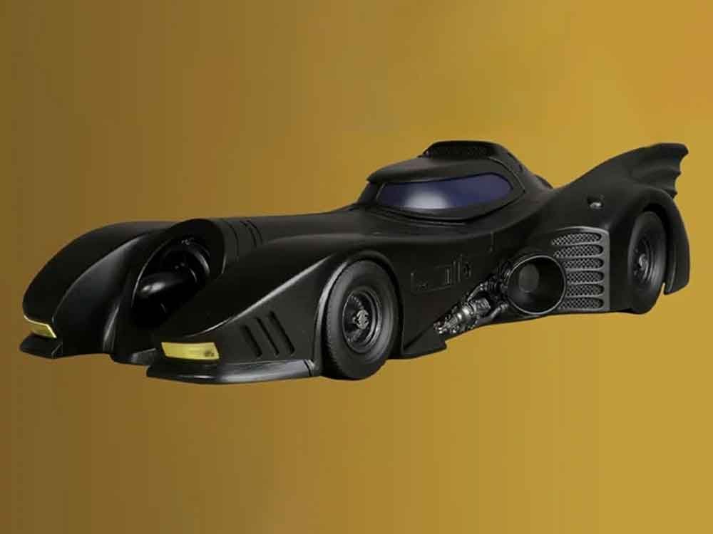 Batmobile-5-Points-Mezco-Toyz-1