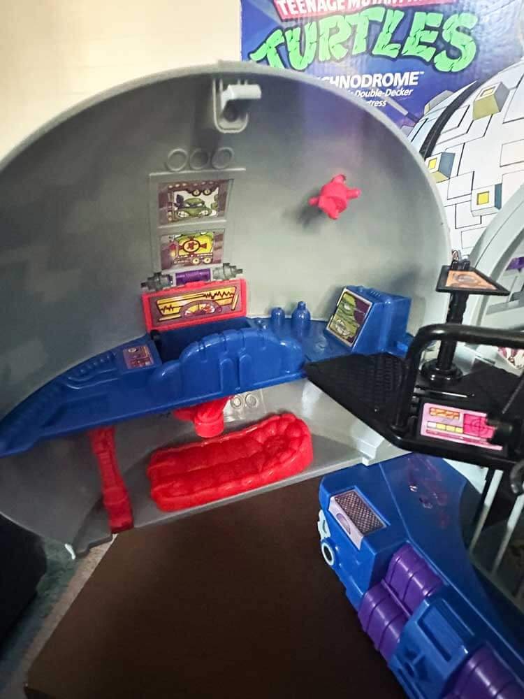 Classic-Technodrome-TMNT-Amazon-Exclusive-5-IH-TS