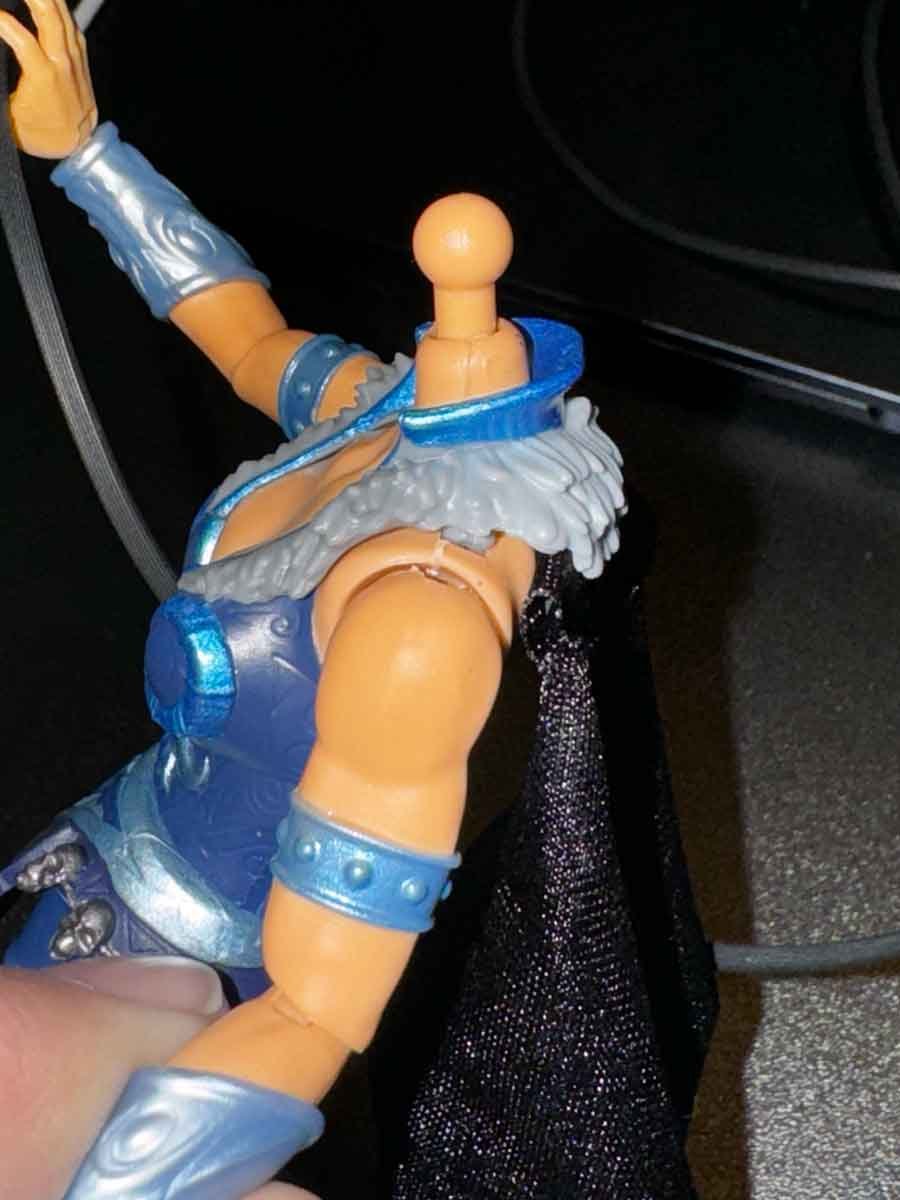 Evil-Lyn-New-Eternia-Masterverse-11