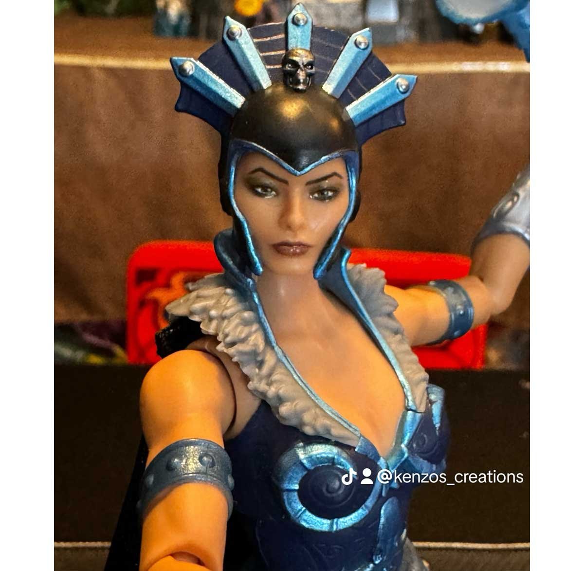 Evil-Lyn-New-Eternia-Masterverse-MOTU-6