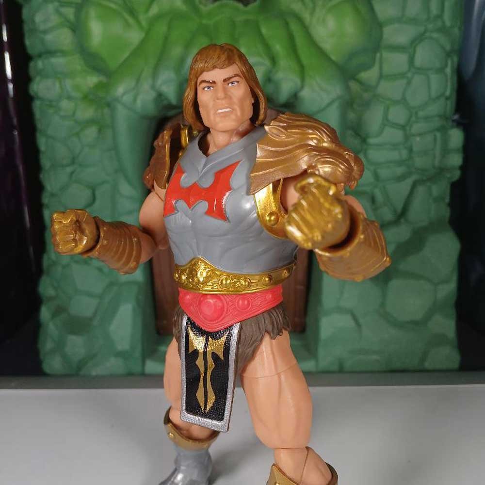New-Eternia-Flying-Fist-He-Man-Masterverse-In-Hand-3