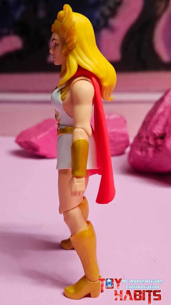 She-Ra-MOTU-Origins-Cartoon-Collection-In-Hand-5