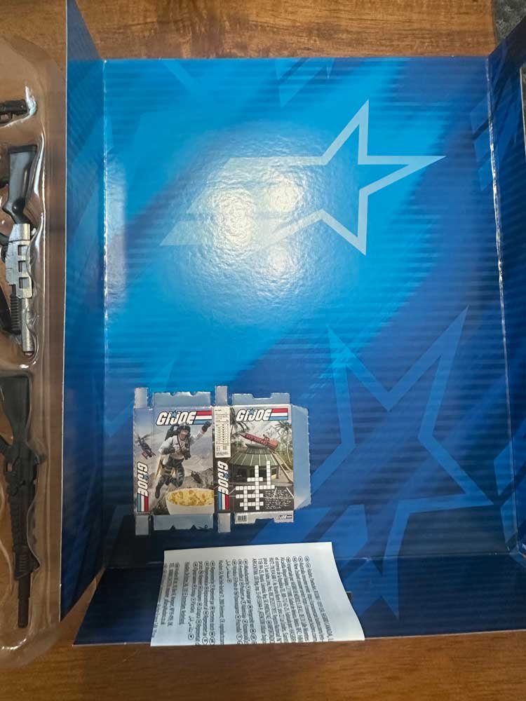 Starduster-GI-Joe-Classified-Series-IH-Package-interior