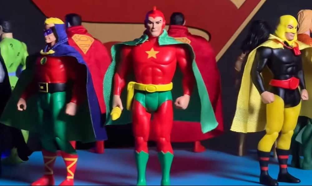 Super-Powers-wave-9-In-Hand-Images-Justice-Society