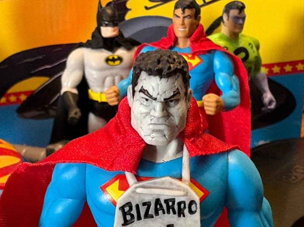 Super-Powers-wave-9-In-Hand-Images-Superman-Bizarro-3