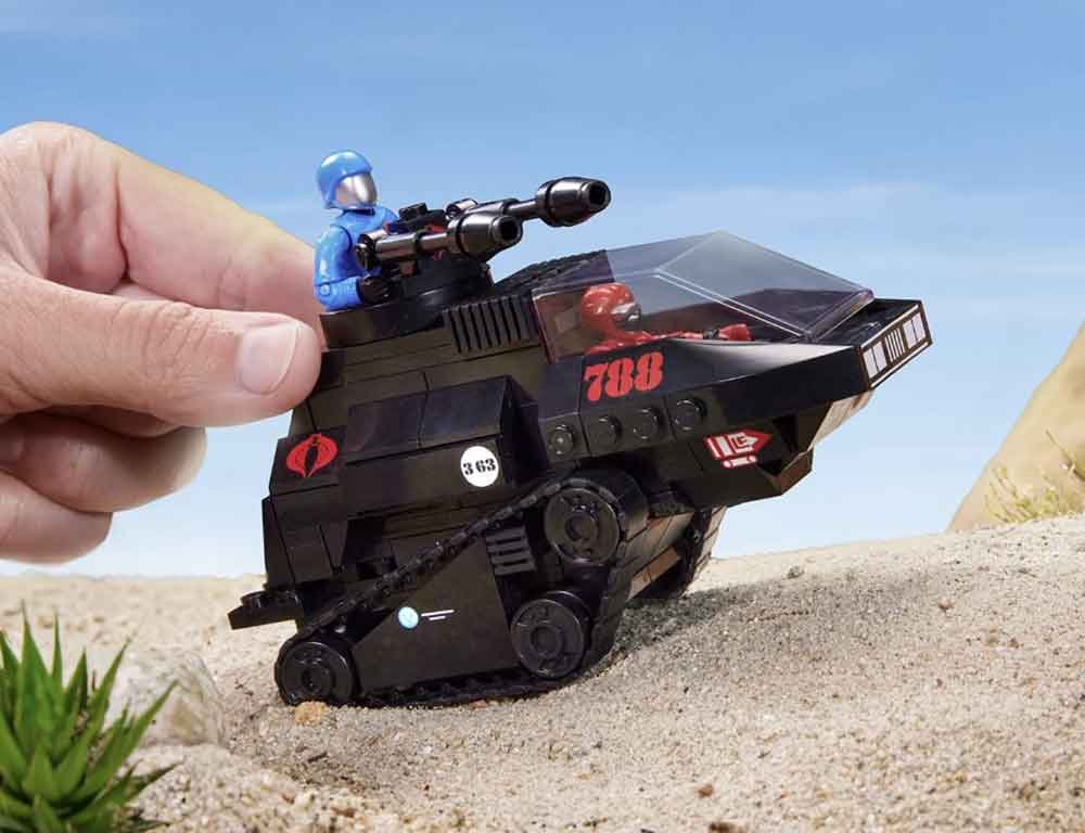 MEGA-GI-JOE-Skystriker-vs-COBRA-HISS-Building-Set-dio-3