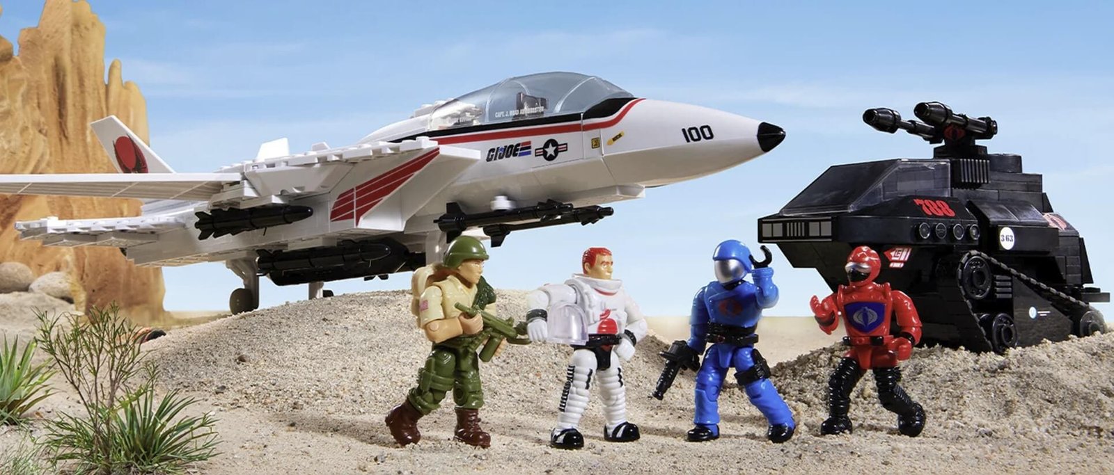 MEGA GI JOE Skystriker vs COBRA HISS Building Set splash