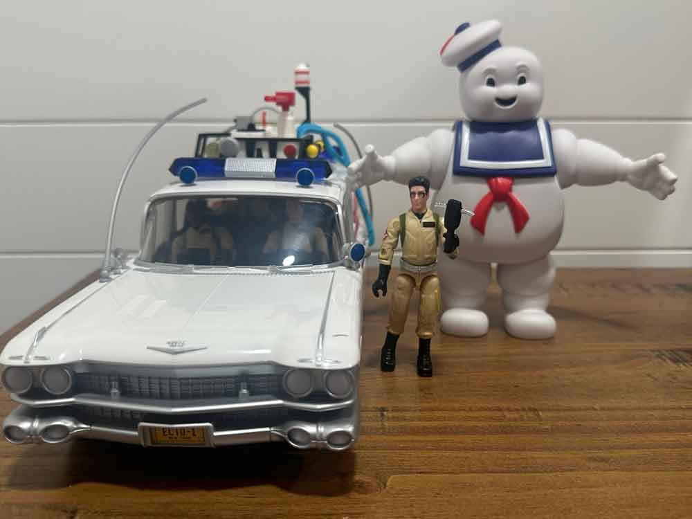 Ghostbusters-1986-Plasma-Series-Ecto-1-1