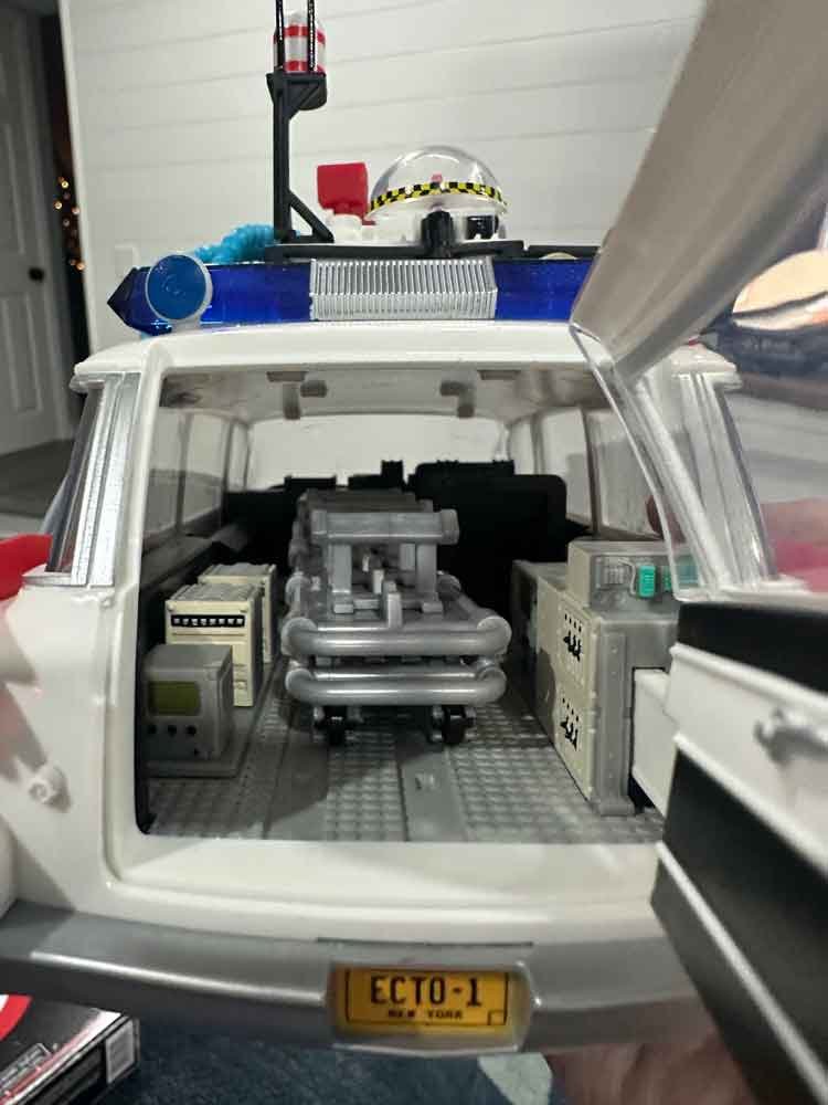 Ghostbusters-1986-Plasma-Series-Ecto-1-11