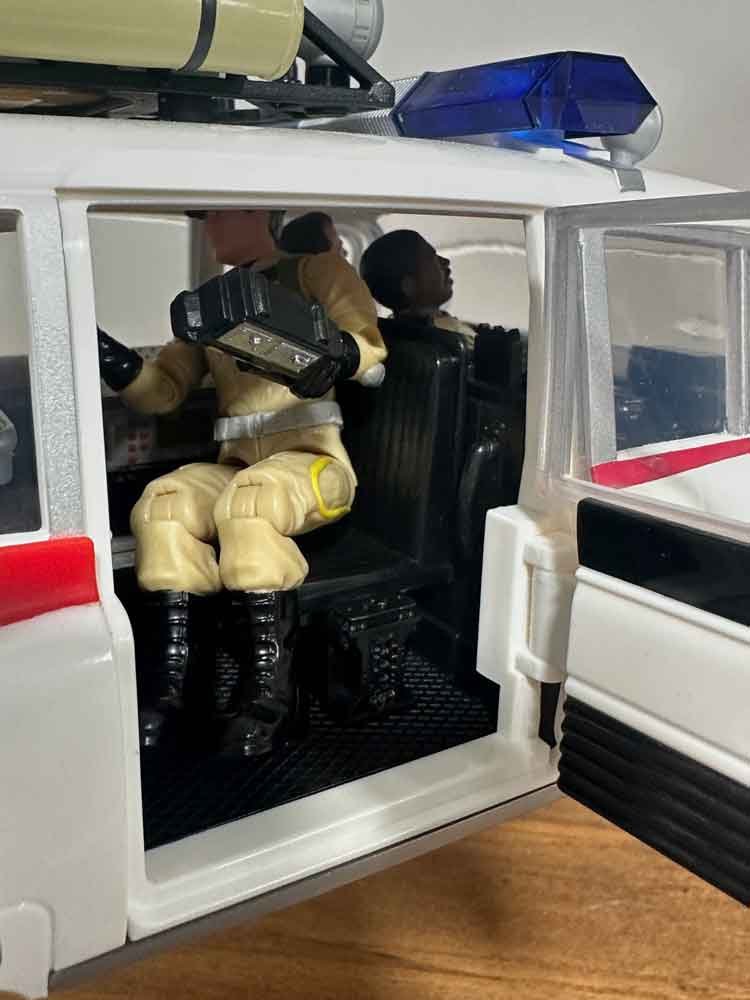 Ghostbusters-1986-Plasma-Series-Ecto-1-4