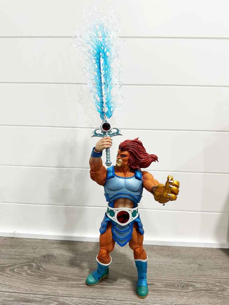 Mondo-ThunderCats-Lion-O-Deluxe-action-pose-1-IH