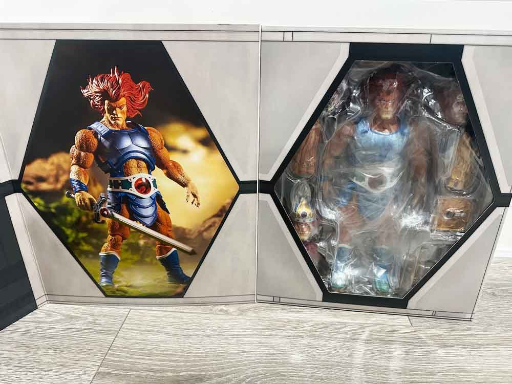 Mondo-ThunderCats-Lion-O-Deluxe-box-interior-IH