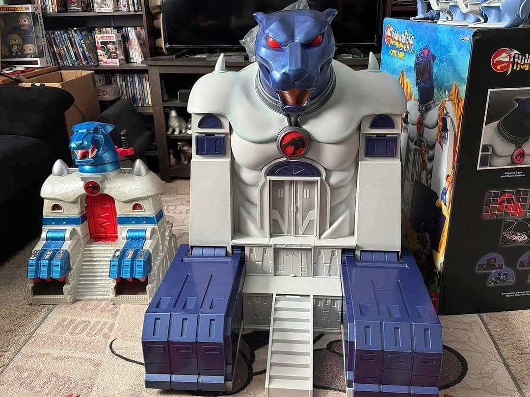 Super7-Ultimates-Cats-Lair-Lion-O-vintage-comparison