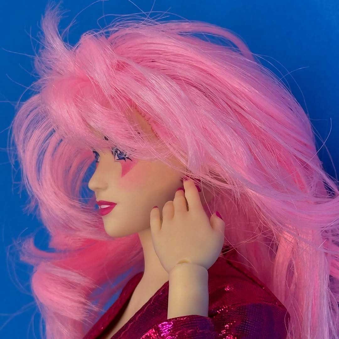 Jem-Doll-Jem-&-The-Holograms-Loyal-Subjects-In-Hand-10