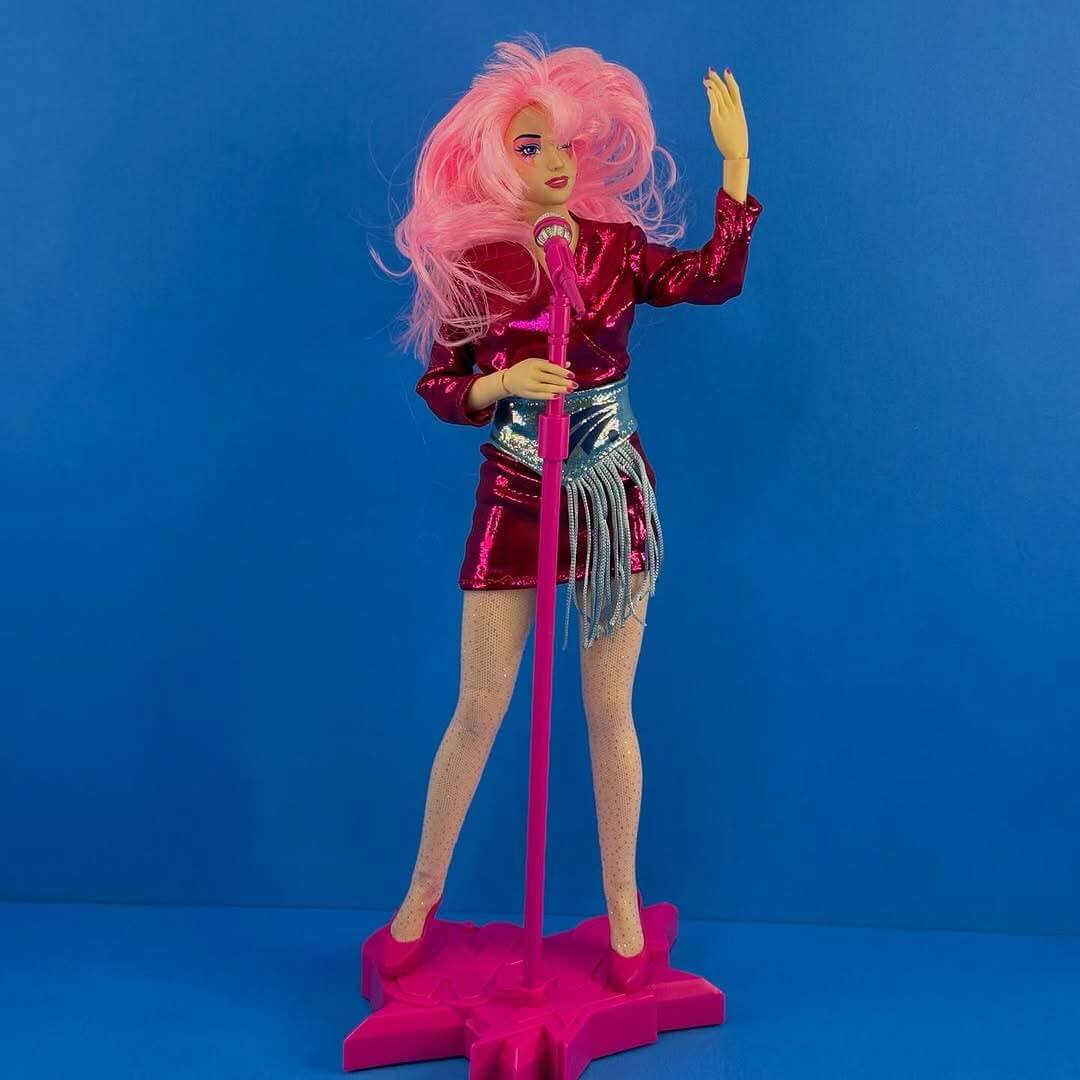 Jem-Doll-Jem-&-The-Holograms-Loyal-Subjects-In-Hand-12