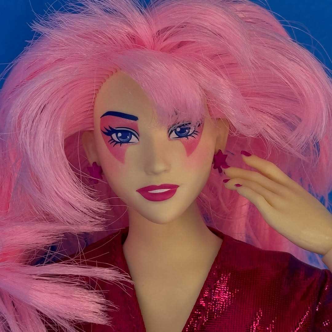 Jem-Doll-Jem-&-The-Holograms-Loyal-Subjects-In-Hand-9