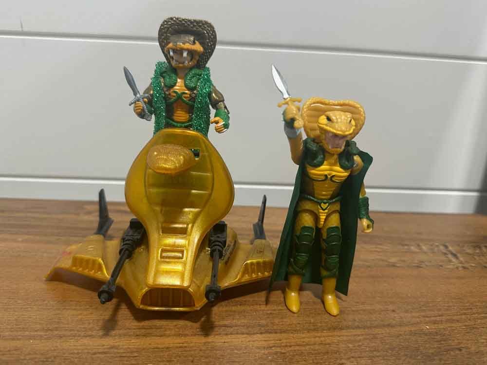 Serpentor-GI-Joe-ReAction+-Wave-2-IH-comparison-vintage--chariot