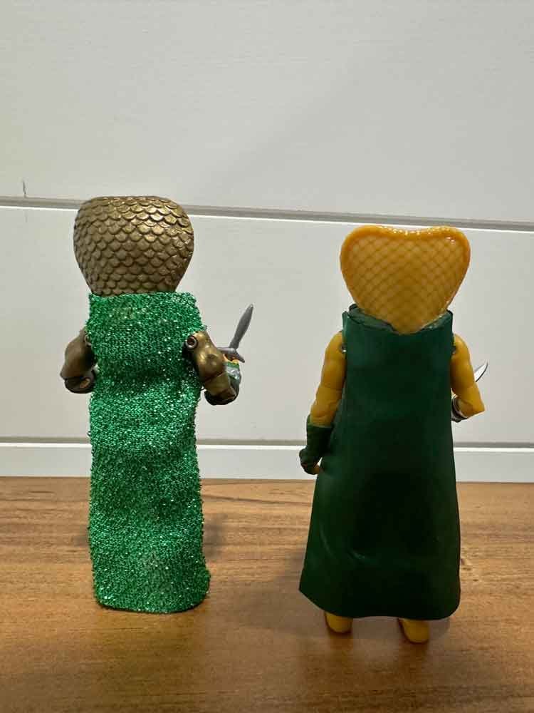 Serpentor-GI-Joe-ReAction+-Wave-2-IH-comparison-vintage-rear