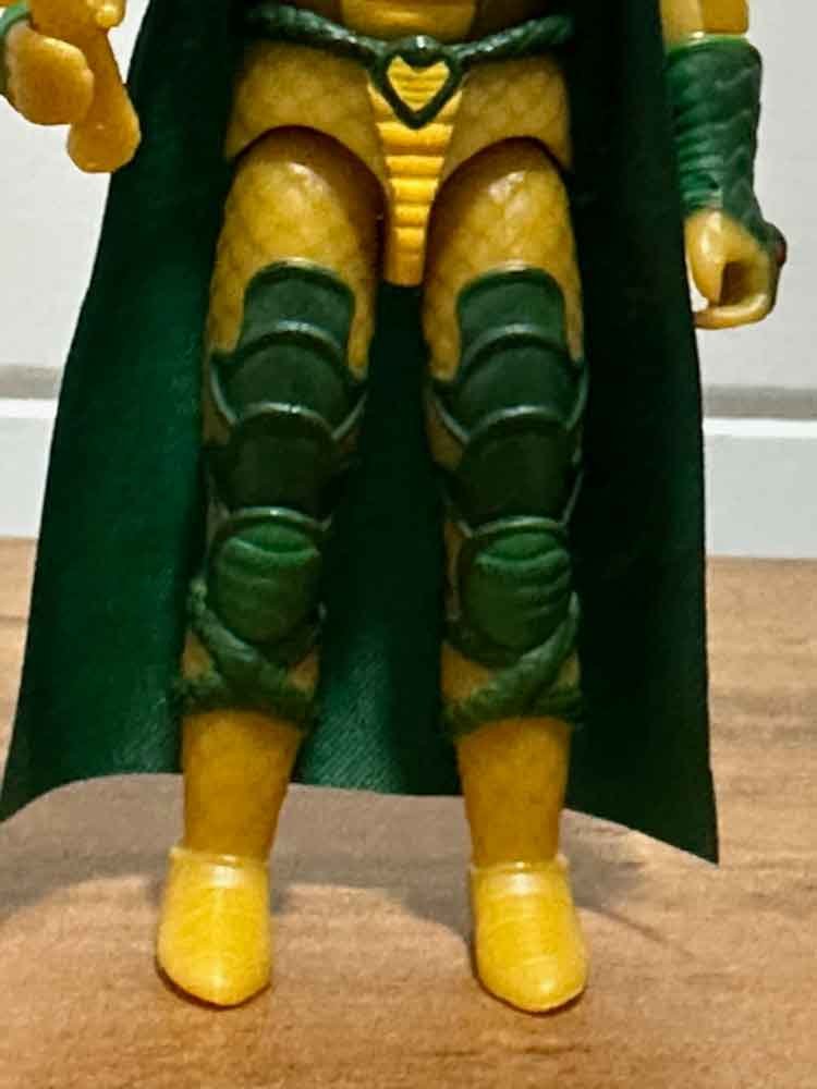 Serpentor-GI-Joe-ReAction+-Wave-2-IH-front-close-up-legs