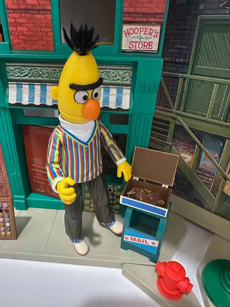 Bert-Sesame-Street-Ultimates-Neca-action-pose-3