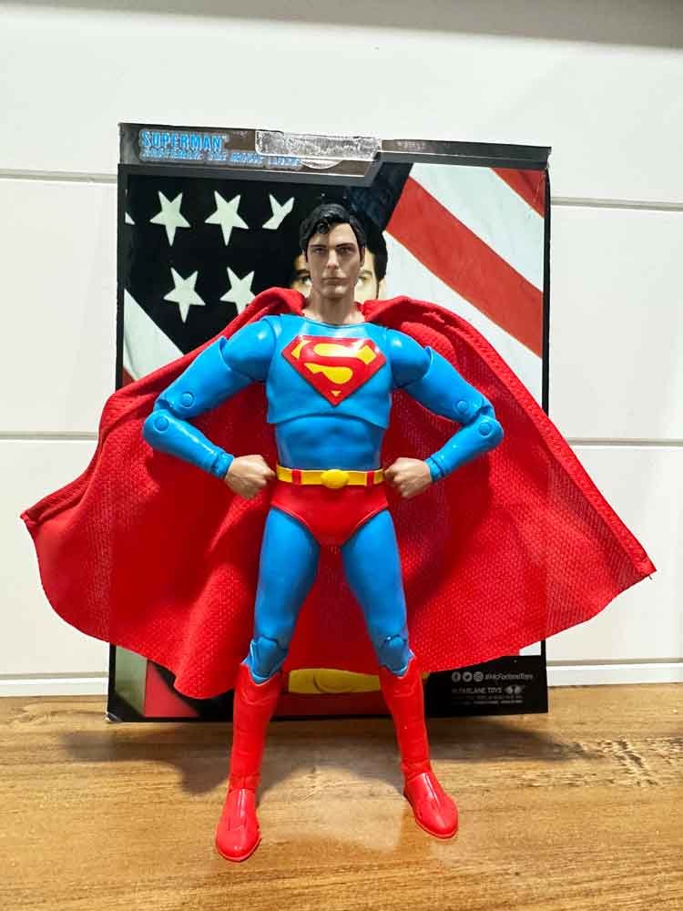 McFarlane-Movie-Superman-action-pose-1