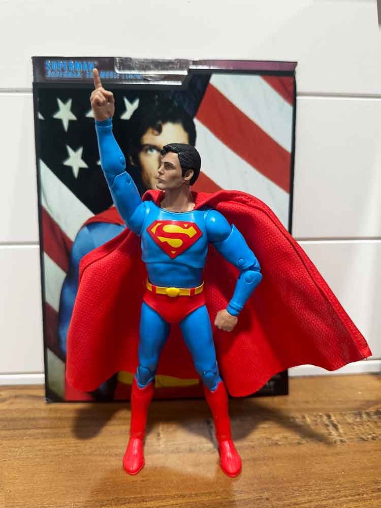 McFarlane-Movie-Superman-action-pose-2