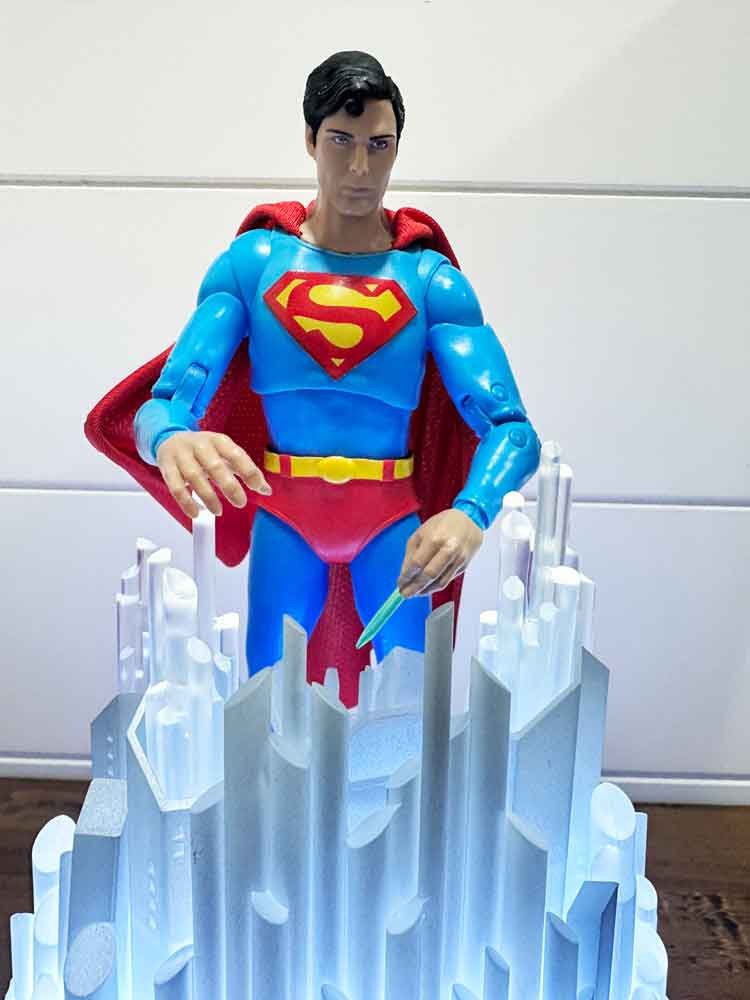 McFarlane-Movie-Superman-action-pose-4