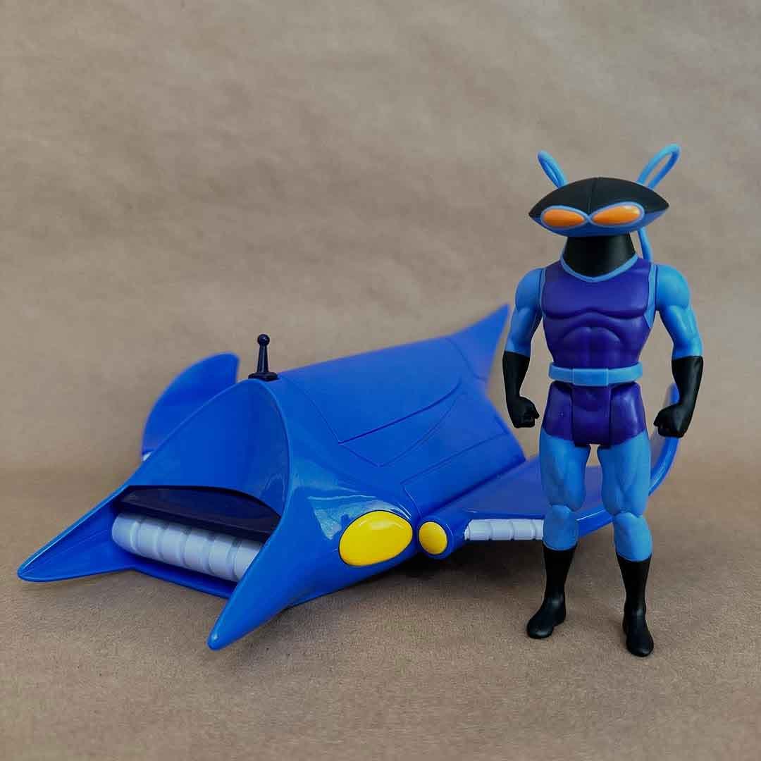 McFarlane-Sea-Saucer-Drawing-Board-Vehicle-black-manta--blue-suit-2