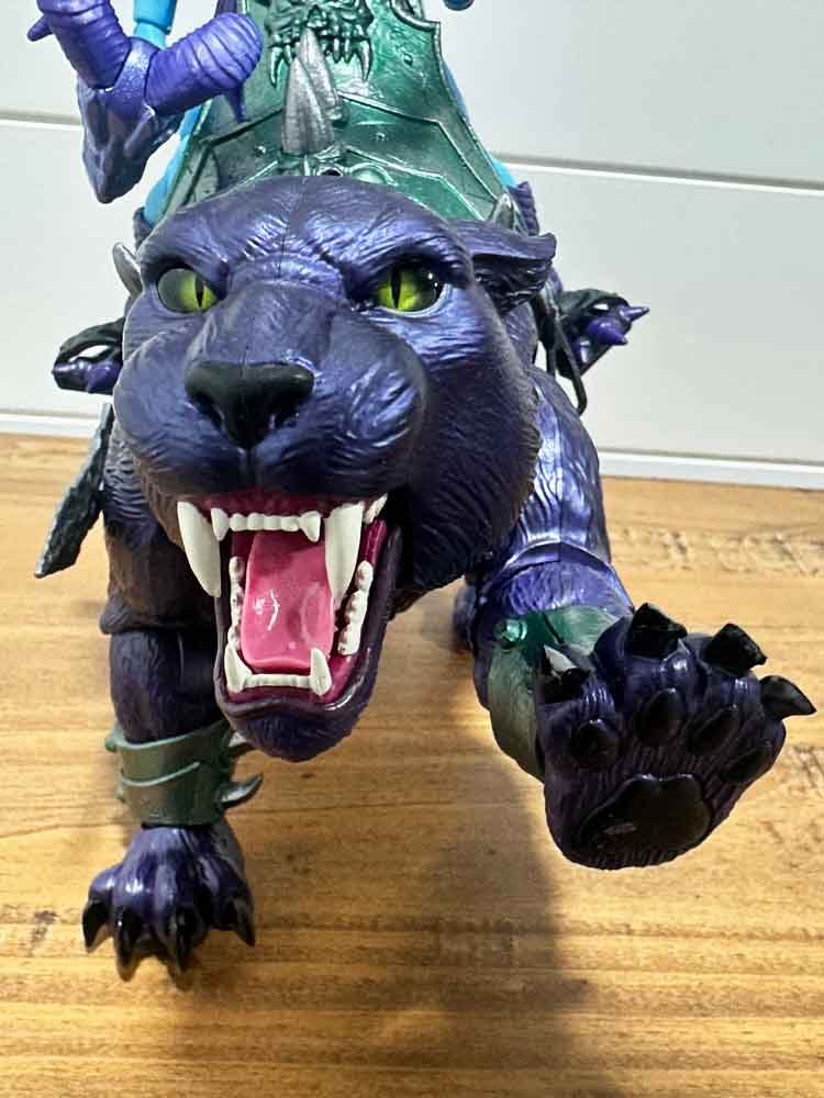 New-Eternia-Panthor-Masterverse-action-pose-6-IH