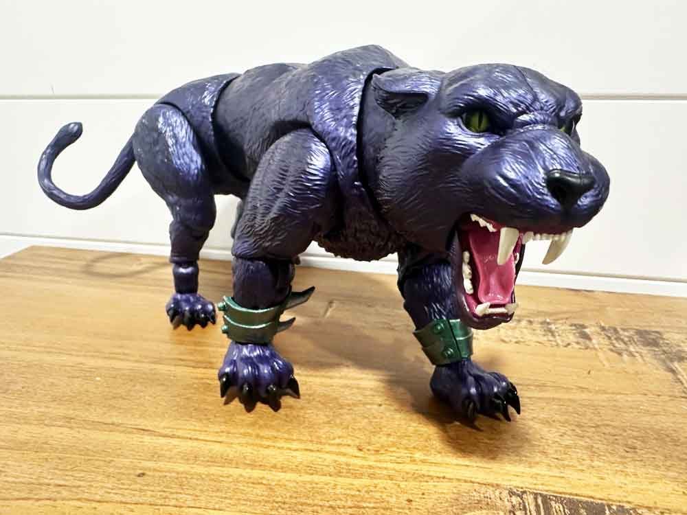 New-Eternia-Panthor-Masterverse-action-pose-9-IH