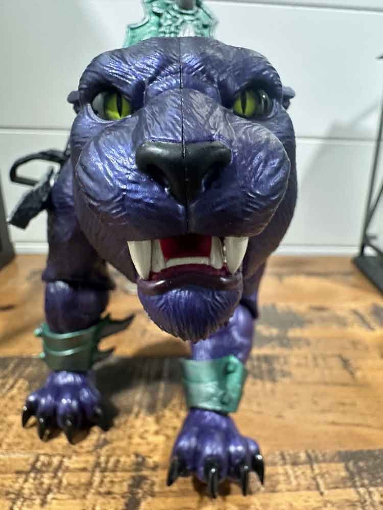 New-Eternia-Panthor-Masterverse-closed-mouth