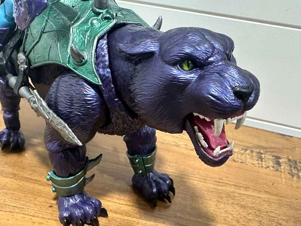 New-Eternia-Panthor-Masterverse-head-close-up-2-IH