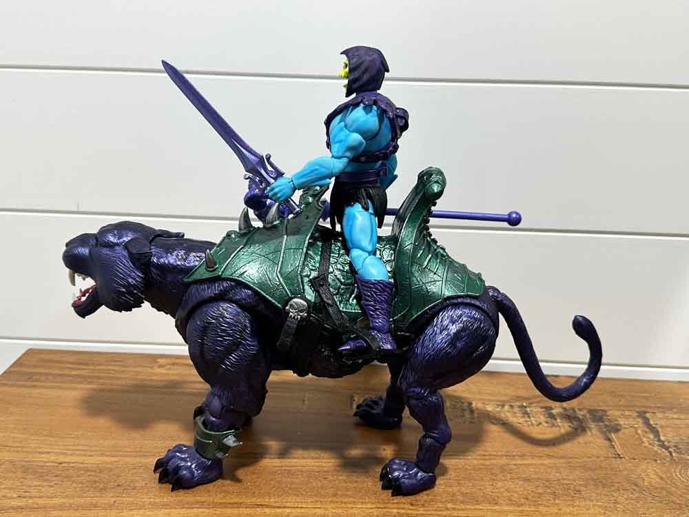 New-Eternia-Panthor-Masterverse-left-IH