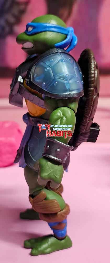 Wave-6-Turtles-of-Grayskull-MOTU-Origins-Leonardo-left-IH