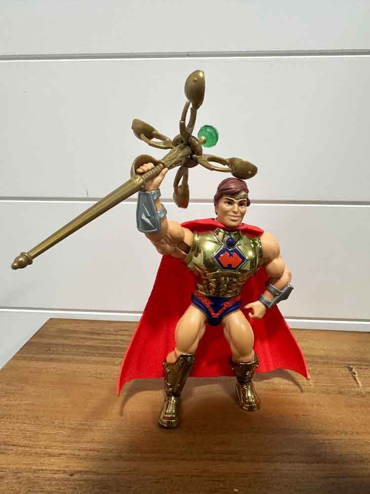 He-Ro-MOTU-Origins-Mattel-Creations-exclusive-action-pose-3